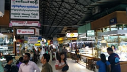 souvenir Bogyoke Aung Sann Market yangon