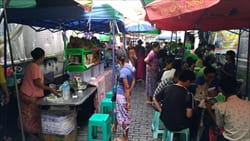 souvenir Bogyoke Aung Sann Market yangon photo