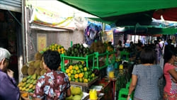 souvenir Bogyoke Aung Sann Market yangon photo