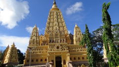 Kyaik Paw Law(Kyaito) near Kyaiktiyo Pagoda, Golden Rock