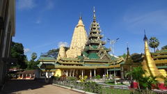 Kyaik Paw Law(Kyaito) near Kyaiktiyo Pagoda, Golden Rock