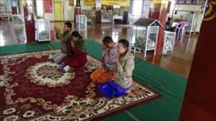 Phaung Daw Oo Paya Pagoda, Ywama Village Inle Lake photo
